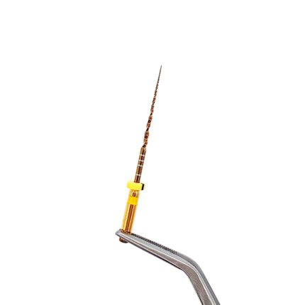 Detaliu cu secțiunea rectangulară excentrică a acelor NC ENDO Protaper+ (tip Protaper Next).